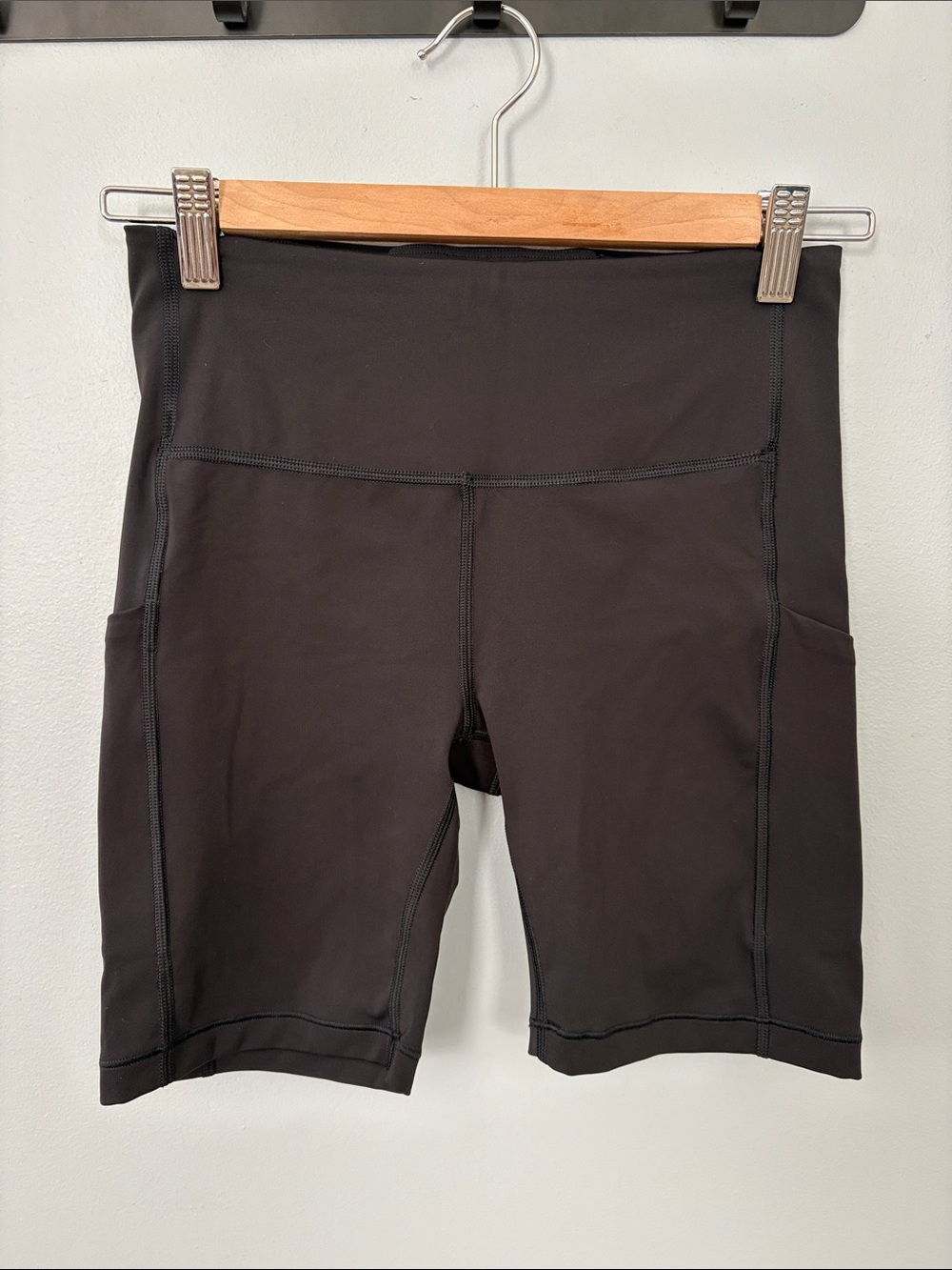 Athleta Ultimate Stash Pocket 7” High-Rise Bike Shorts